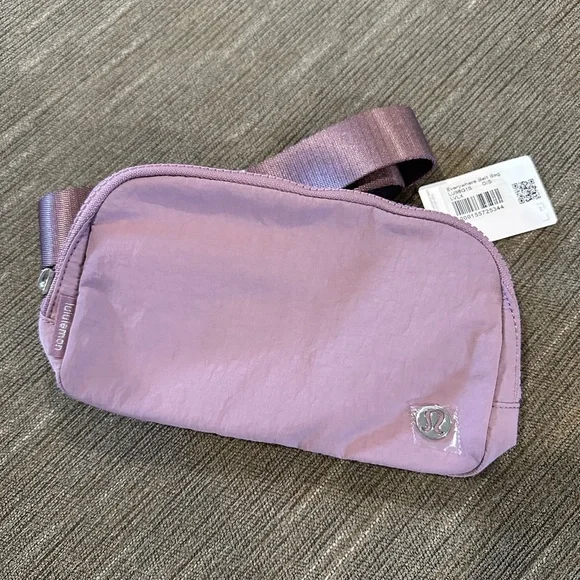 lululemon athletica | Bags | Lululemon L Everywhere Belt Bag  display picture 1